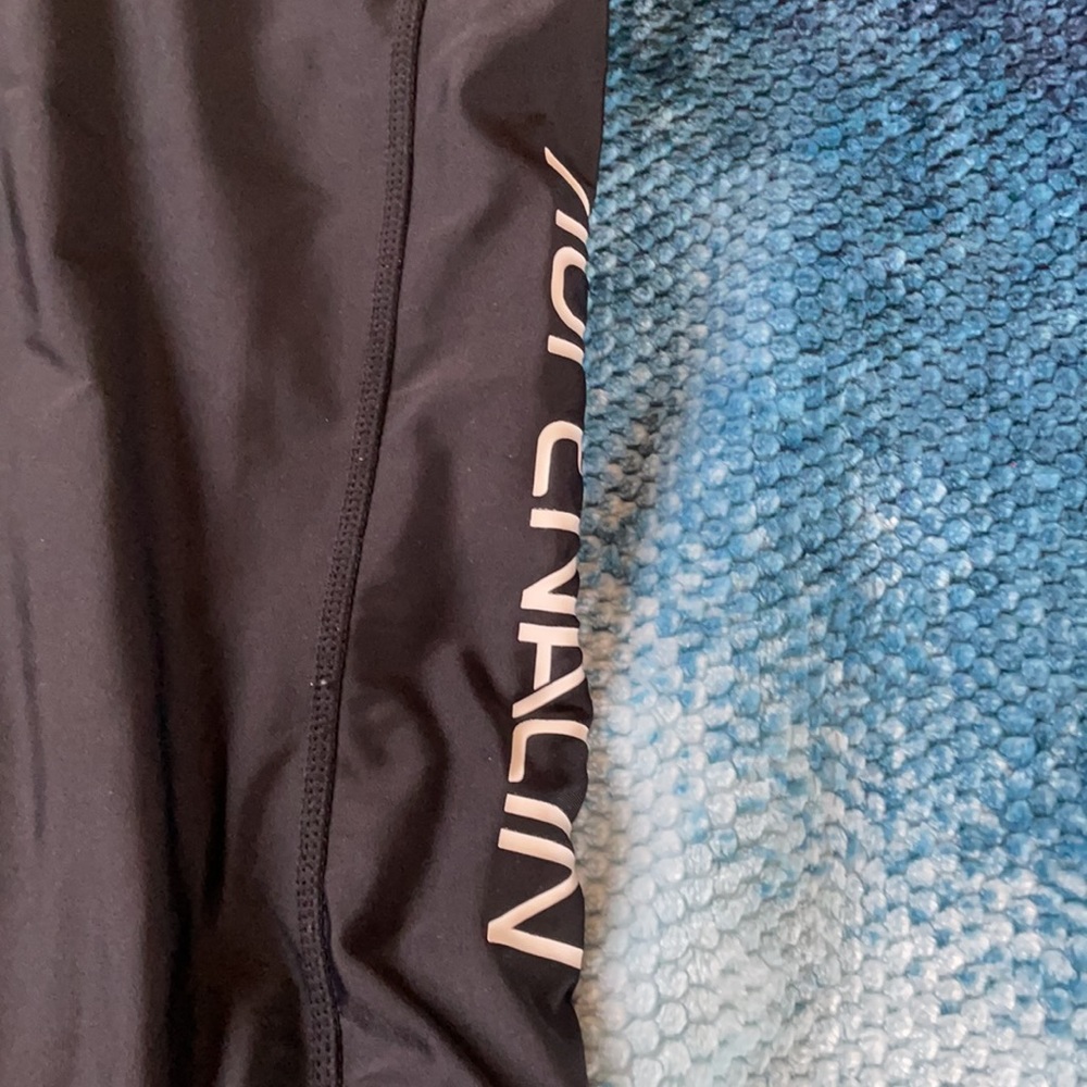 New Black Adrenalin Rash Guard - Picture 5 of 10